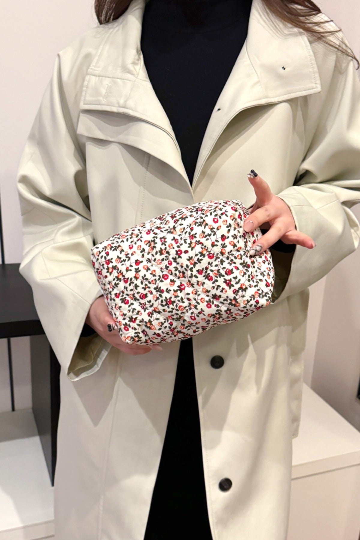 Floral Quilted Clutch with Plaid Lining - Trendsi