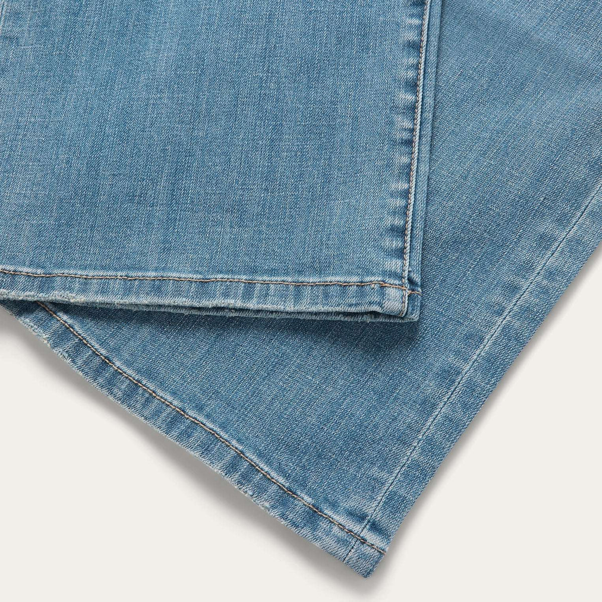 Stetson 675 Mid-Rise Wide Leg Jeans - Light Wash