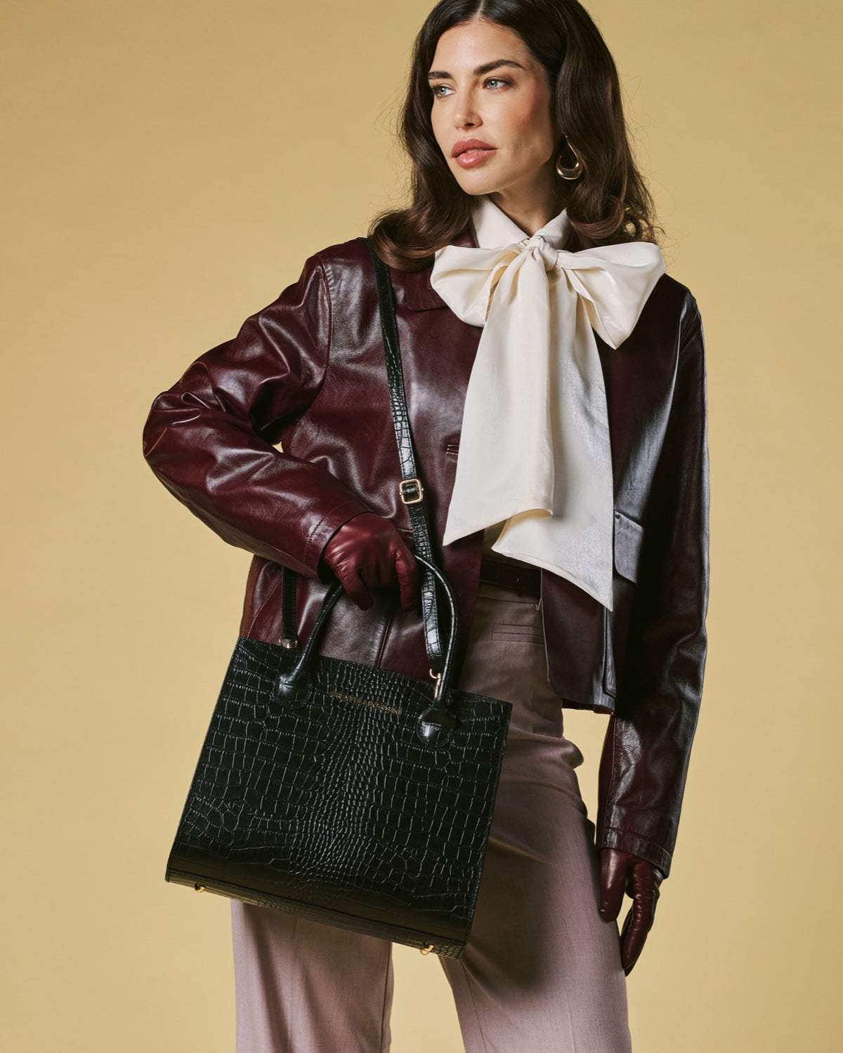 Patrizia (black) - Italian calf leather women's handbag (with shoulder strap)