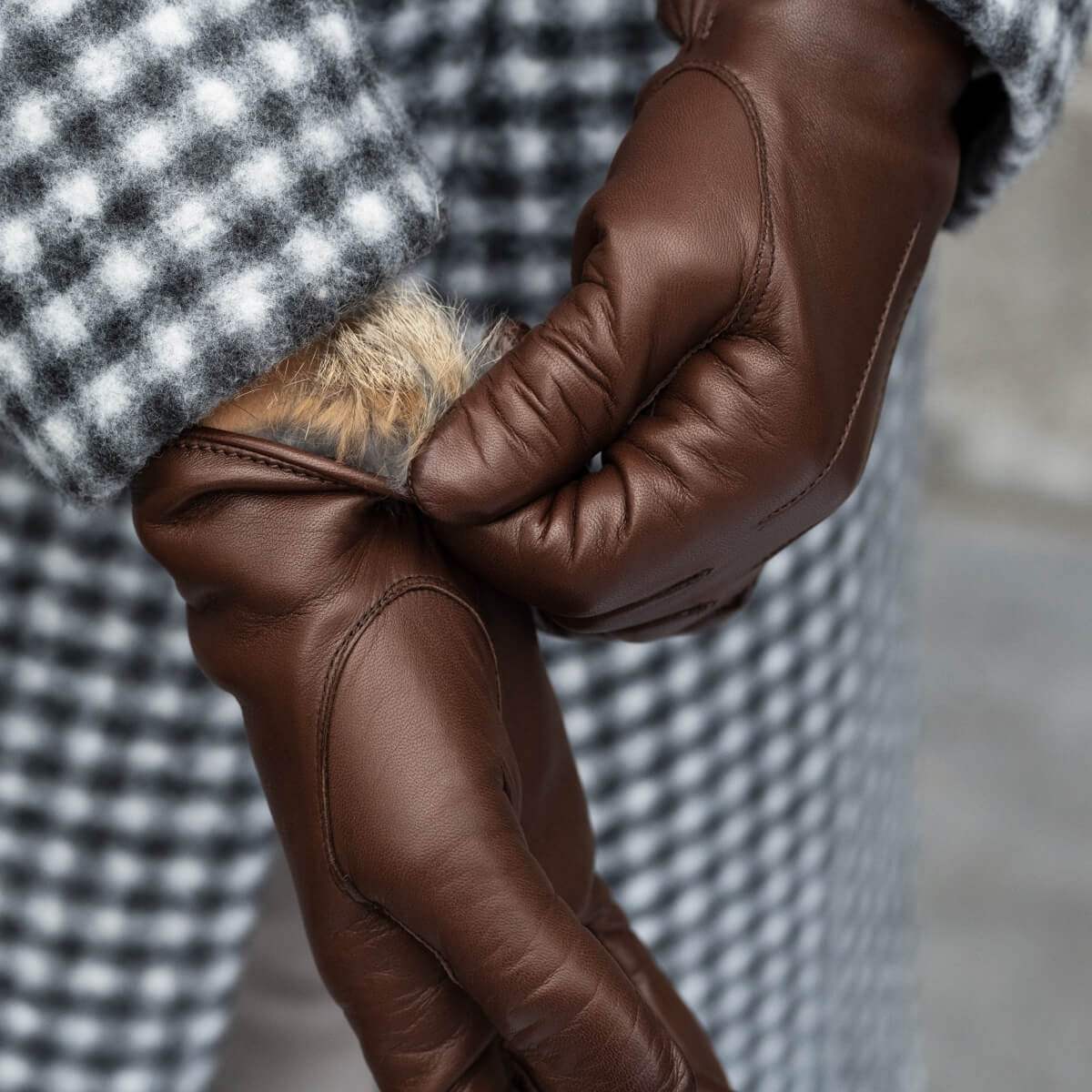 Francesca (brown) - Italian lambskin leather gloves with brown rabbit fur lining - Leather Gloves Online - Flyclothing LLC