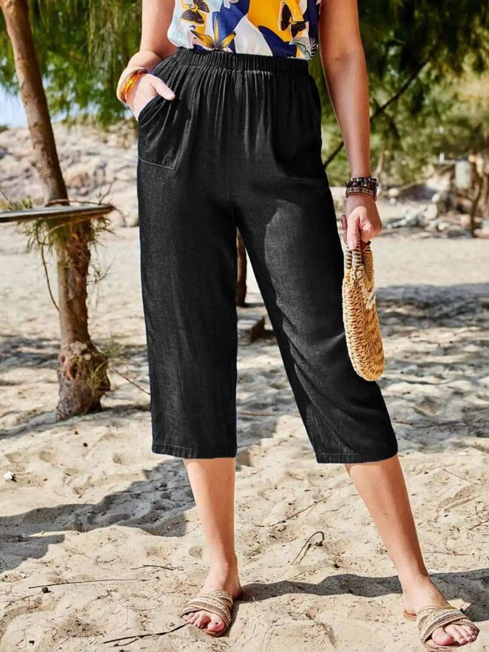 Pocketed Elastic Waist Capris - Trendsi - Flyclothing LLC
