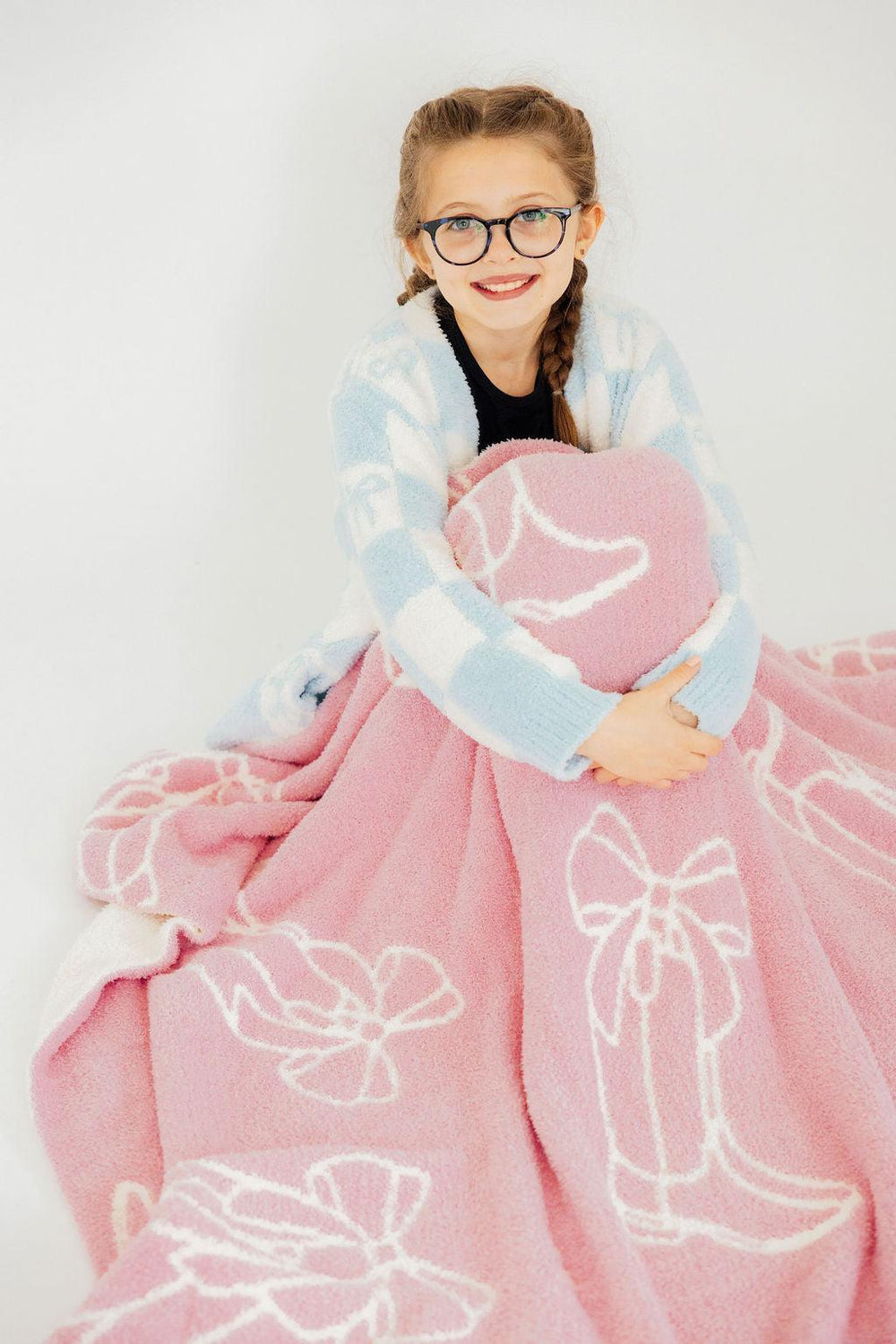 Light Pink Cowgirl Cozy Blanket - Mila & Rose ®