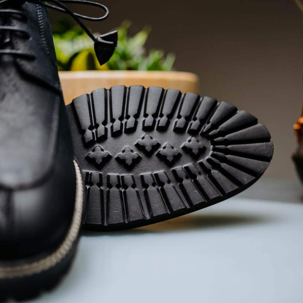 26-224-BLK CAMPO Sueded Goatskin Lace Up with Wax Finish, Black - Zelli Italia - Flyclothing LLC
