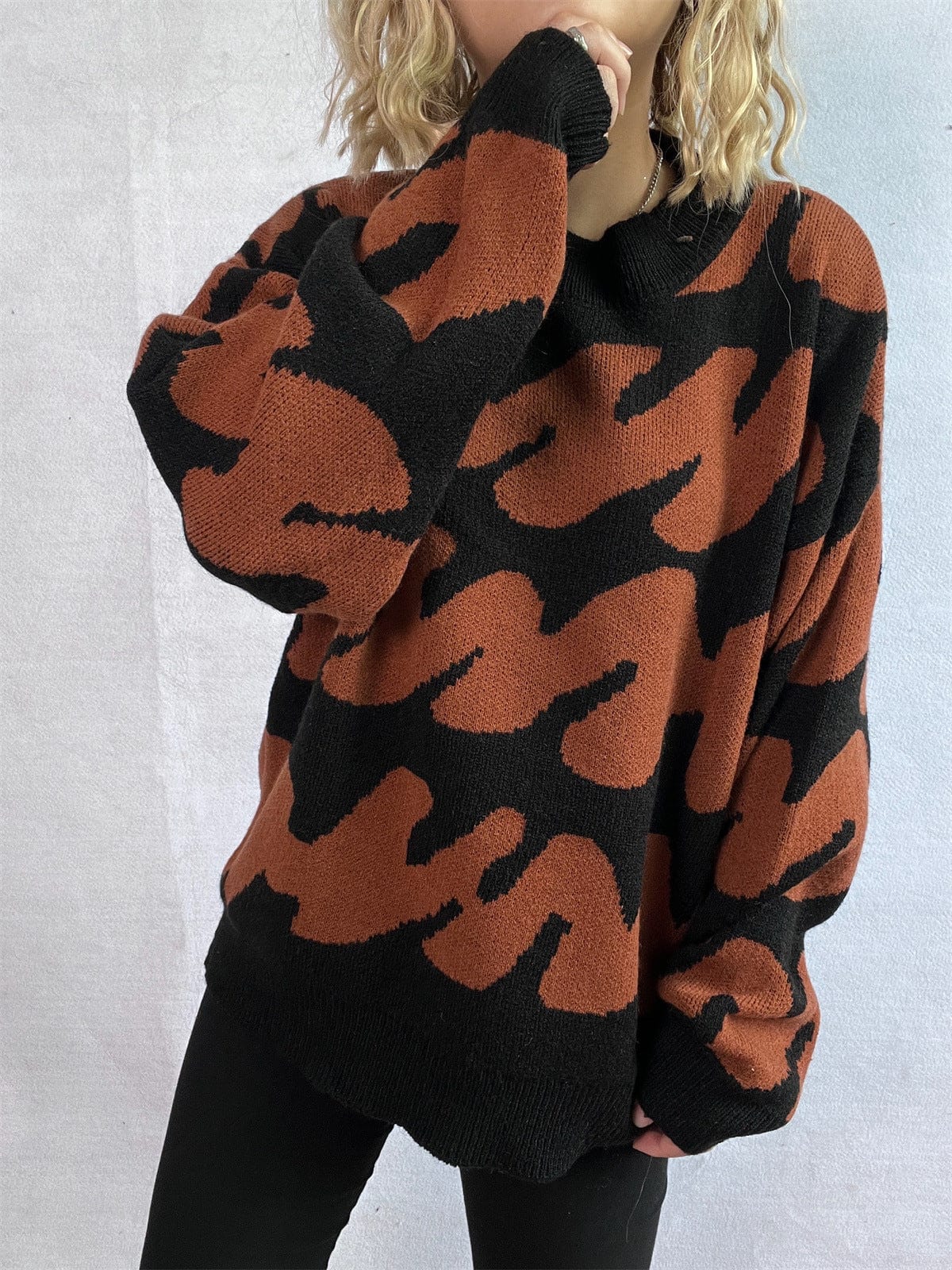 Contrast Round Neck Long Sleeve Sweater - Trendsi
