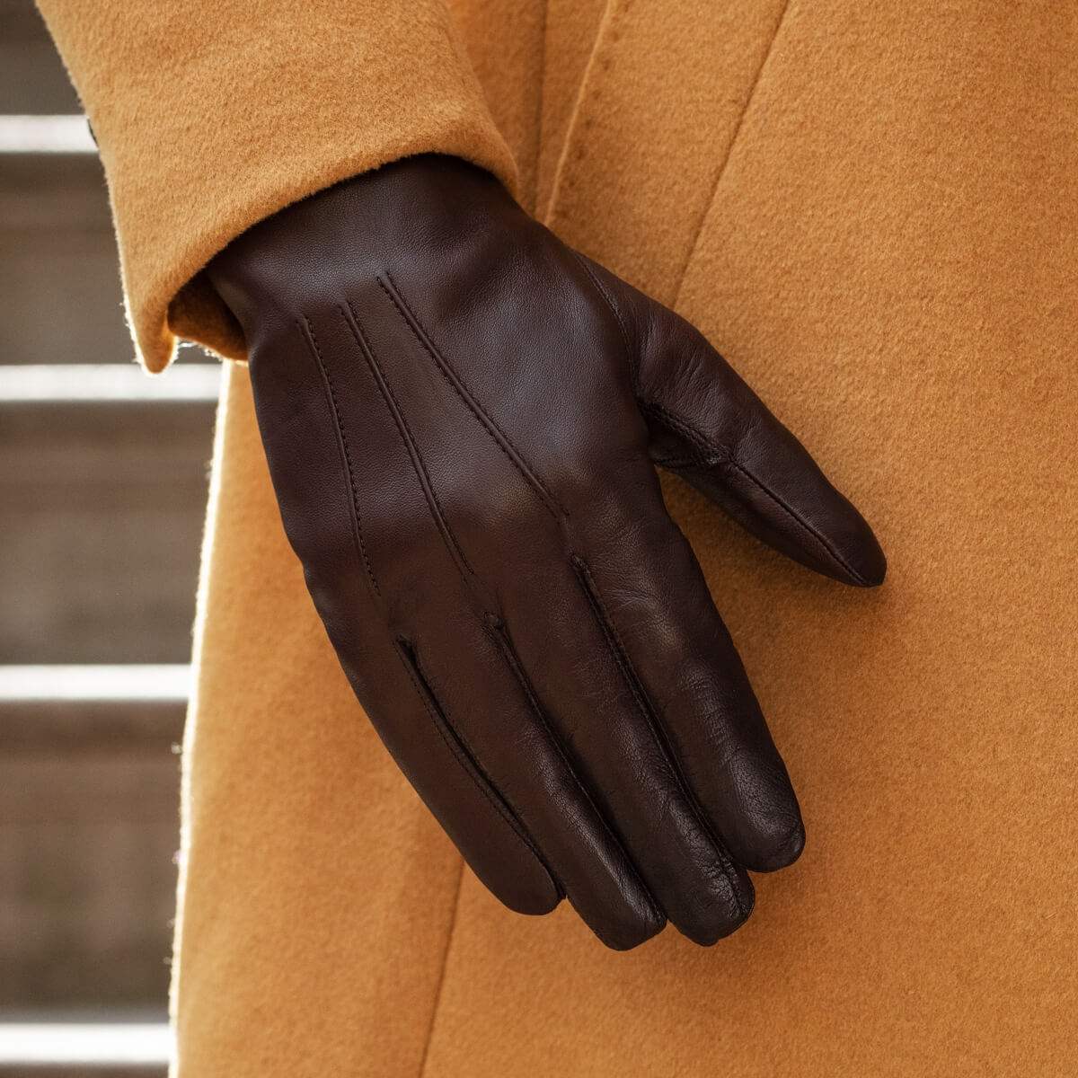 Marco (brown) - Italian lambskin leather gloves with white rabbit fur lining