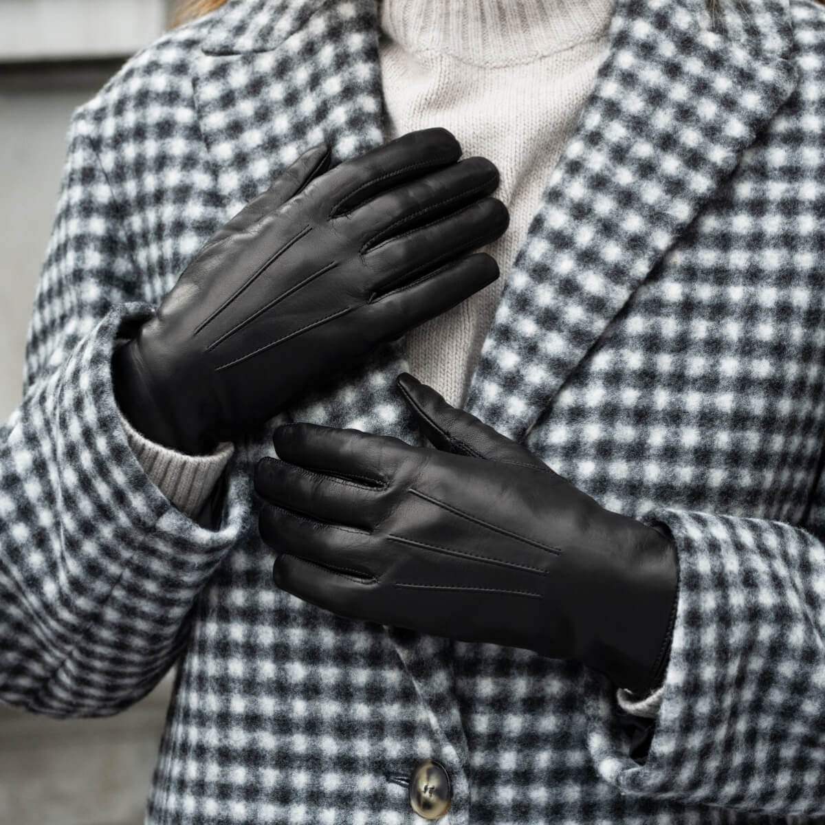 Francesca (black) - Italian lambskin leather gloves with brown rabbit fur lining - Leather Gloves Online - Flyclothing LLC