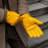 Matteo (yellow) - Italian gloves made of American deerskin leather with cashmere lining