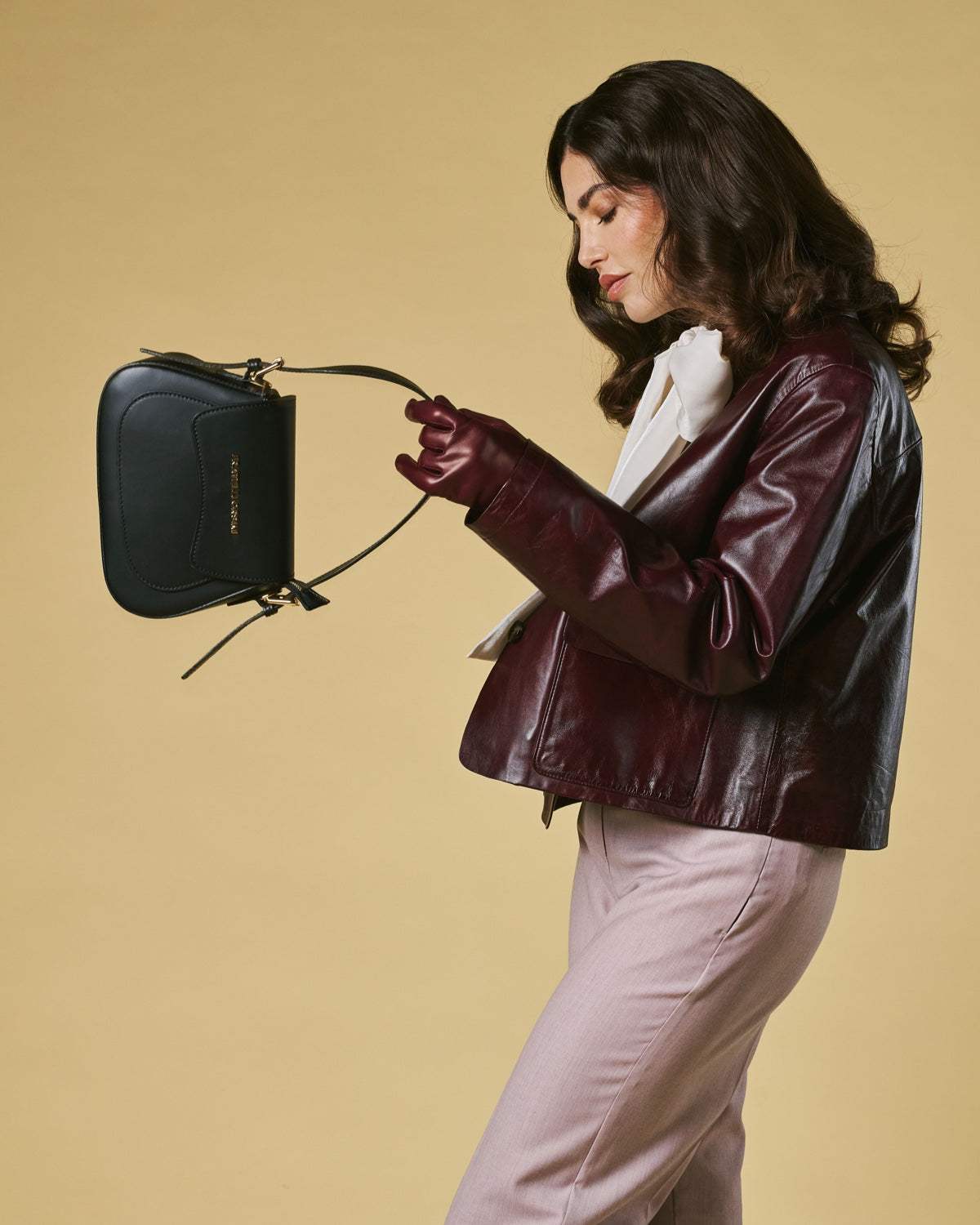 Ottavia (black) - Italian calf leather women's crossbody bag (with shoulder strap)