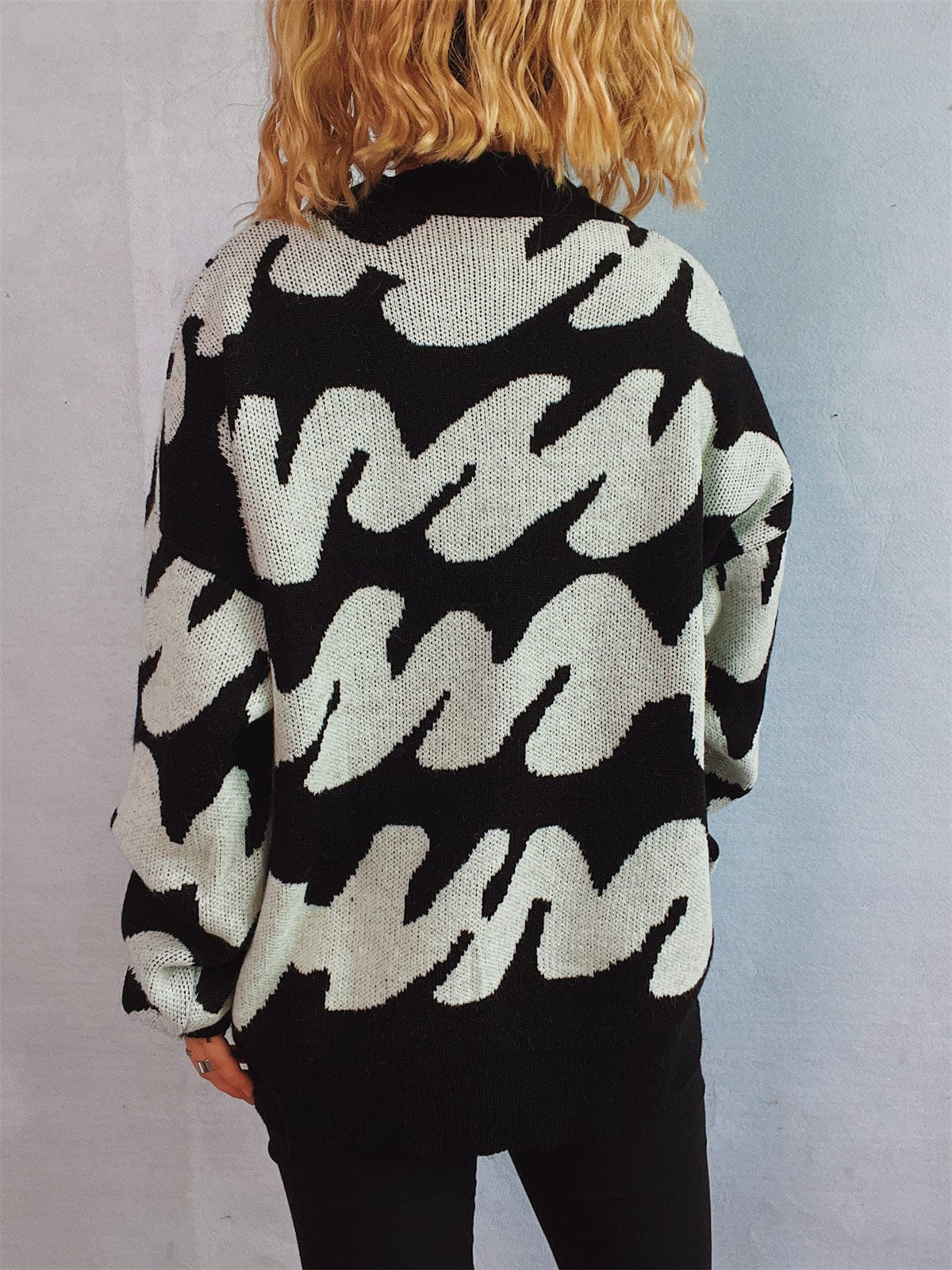 Contrast Round Neck Long Sleeve Sweater - Trendsi
