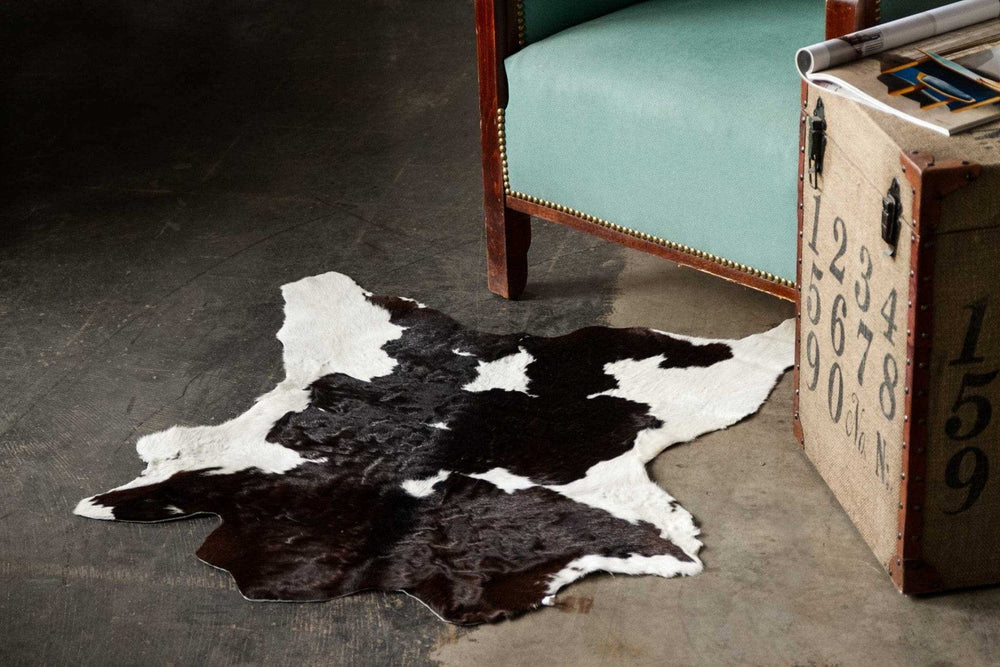 2' X 3' Black and White Cowhide Hand Woven Area Rug - Homeroots - Flyclothing LLC