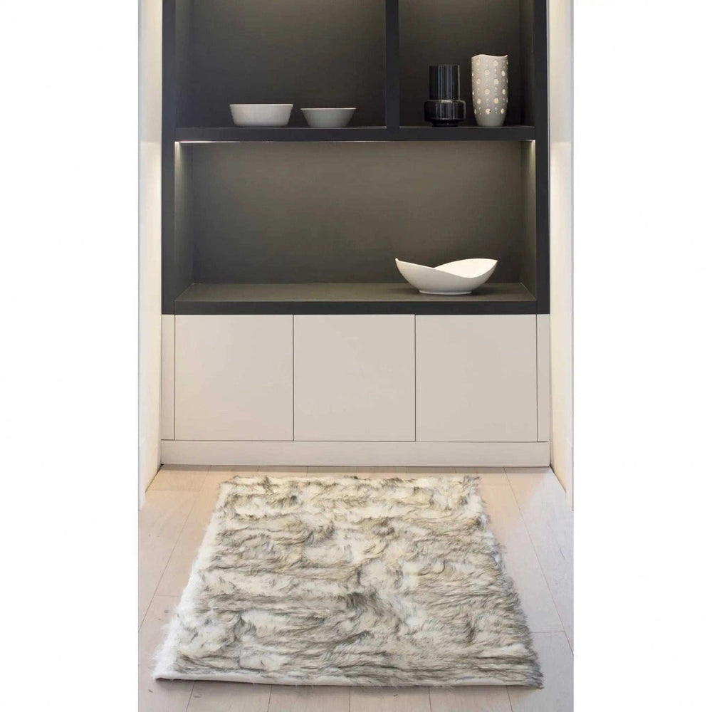 3' X 5' Gray Faux Fur Area Rug - Homeroots - Flyclothing LLC