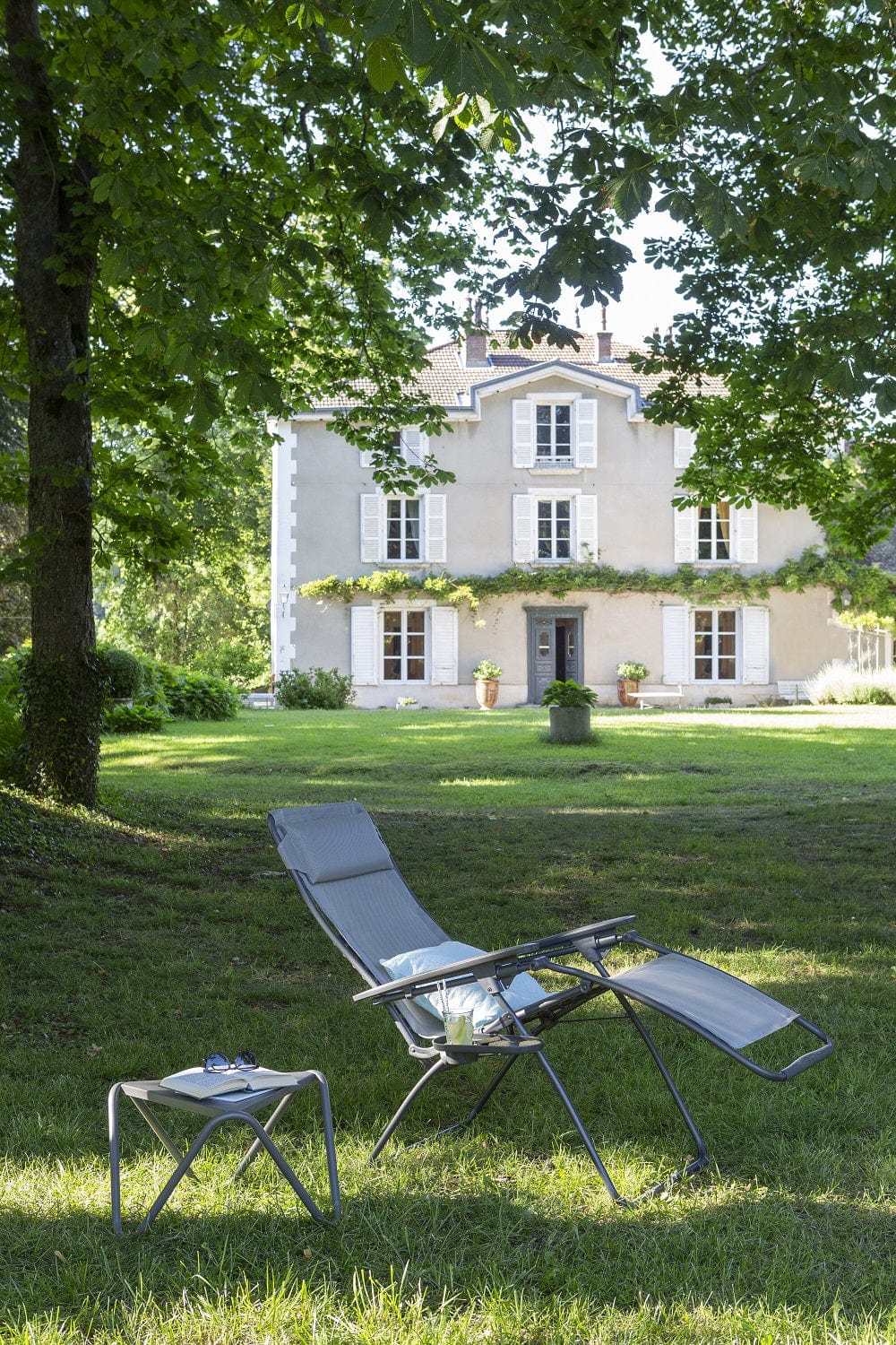 28" Green Steel Outdoor Zero Gravity Chair with Green Cushion - Homeroots - Flyclothing LLC