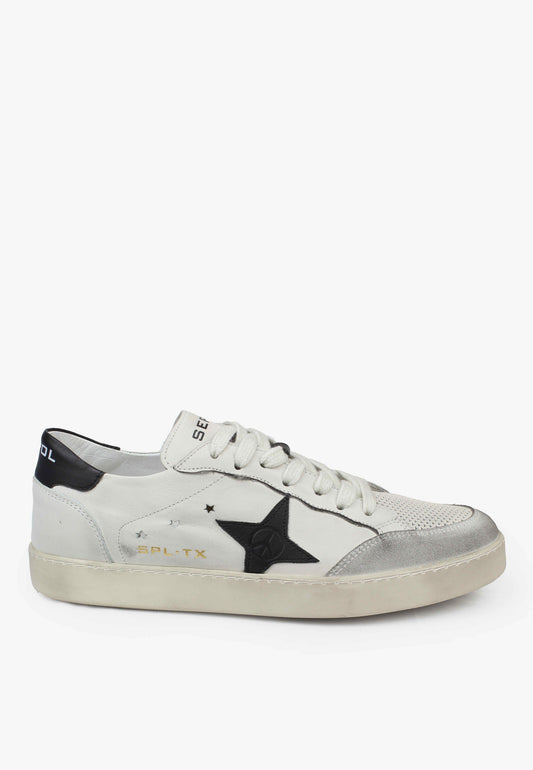 New Estrella Sneaker Black White