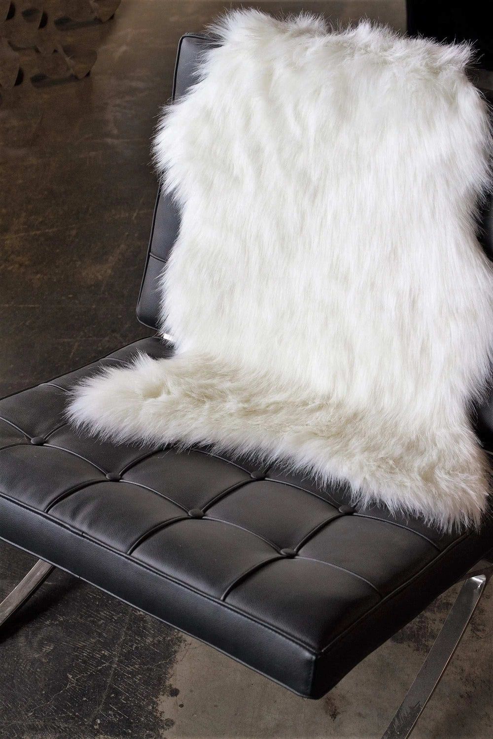 2' X 3' Off White Faux Sheepskin Shag Area Rug - Homeroots - Flyclothing LLC