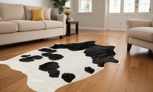 72" X 84" White And Black Cowhide  Rug - Homeroots