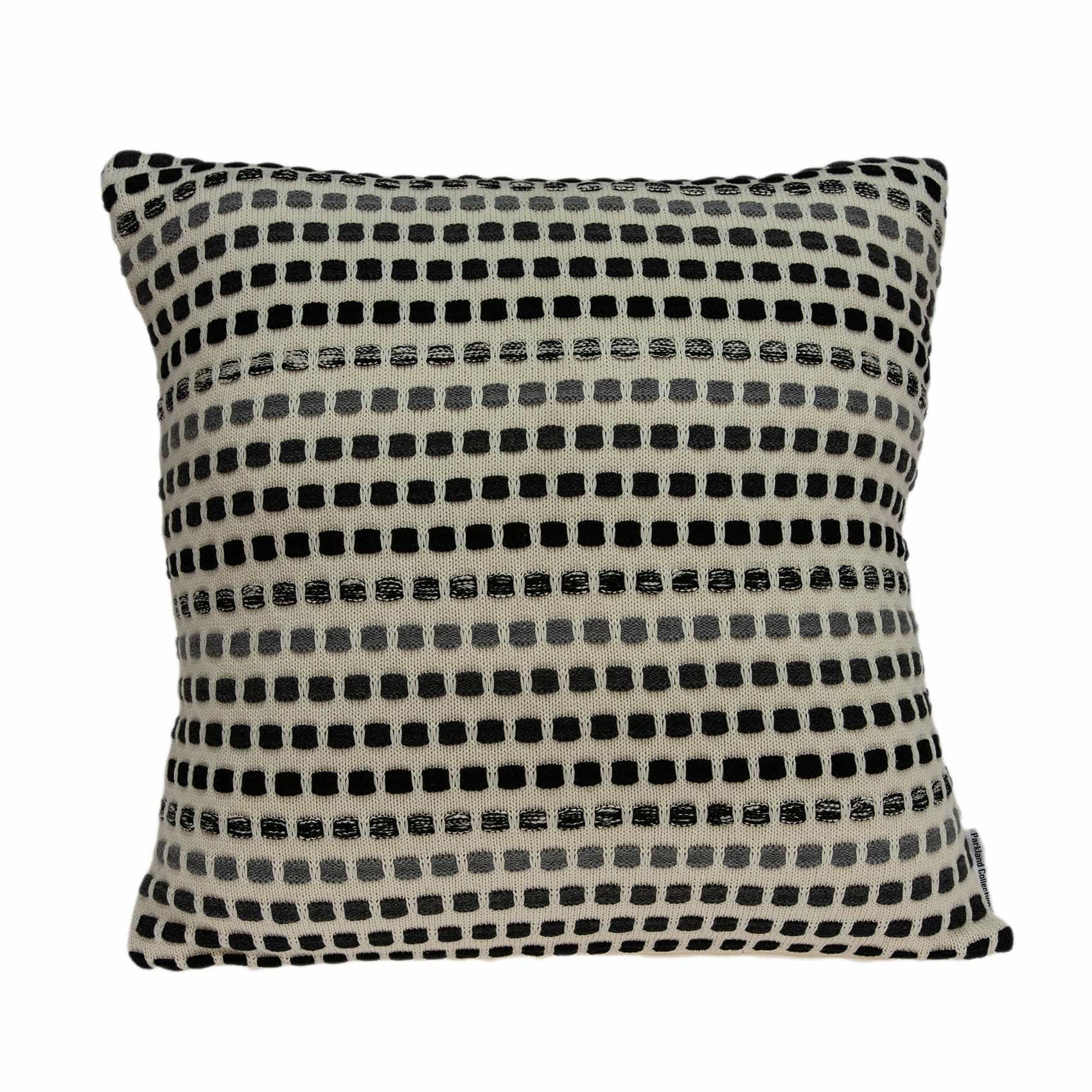 20" X 7" X 20" Elegant Transitional Tan Cotton Pillow Cover With Poly Insert - Homeroots - Flyclothing LLC