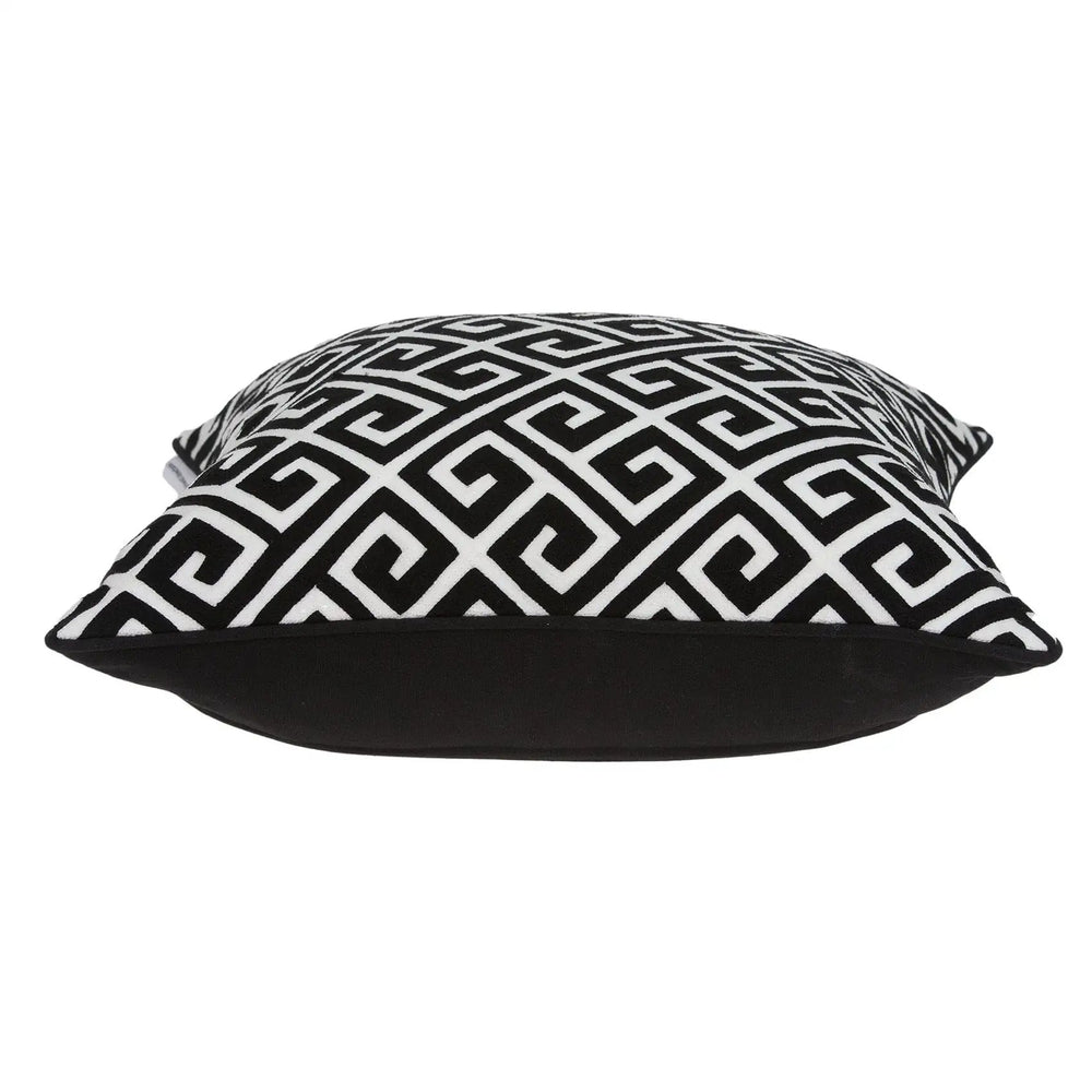 20" X 7" X 20" Cool Transitional Black And White Pillow Cover With Poly Insert - Homeroots - Flyclothing LLC