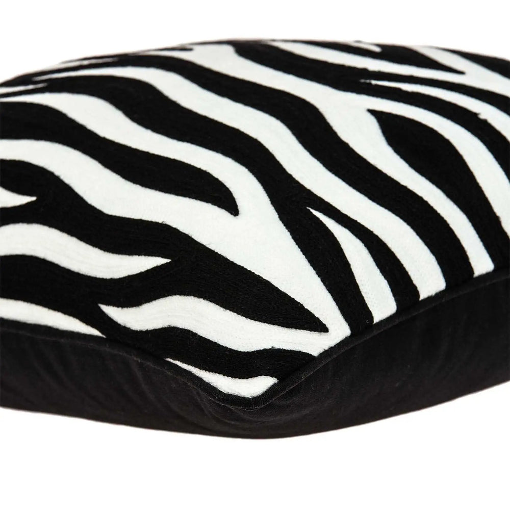 20" X 7" X 20" Transitional Black And White Zebra Pillow Cover With Poly Insert - Homeroots - Flyclothing LLC