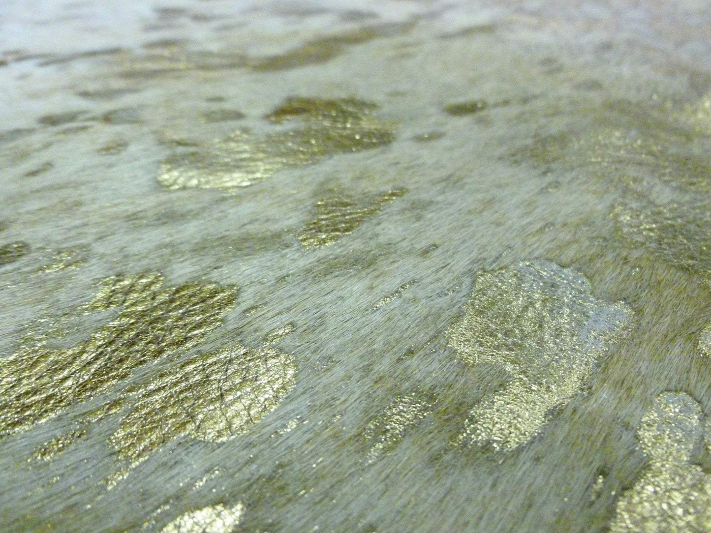 6.5 Ft Gold Devore Brindled Cowhide Rug - Homeroots - Flyclothing LLC
