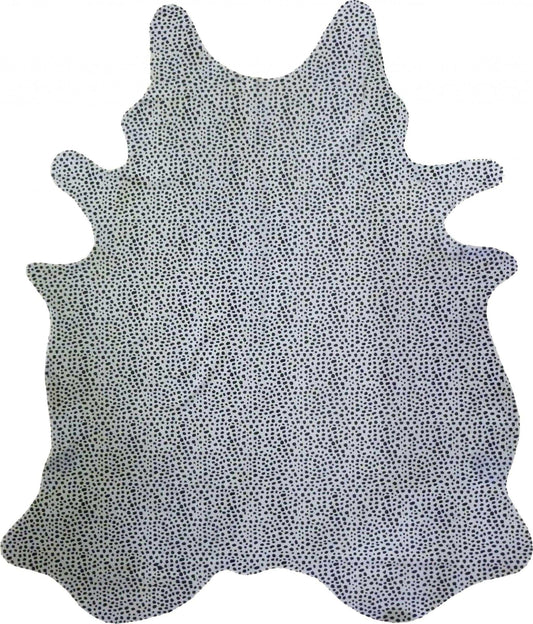 6 Ft Black And White Cheetah Stenciled Cowhide Rug - Homeroots - Flyclothing LLC