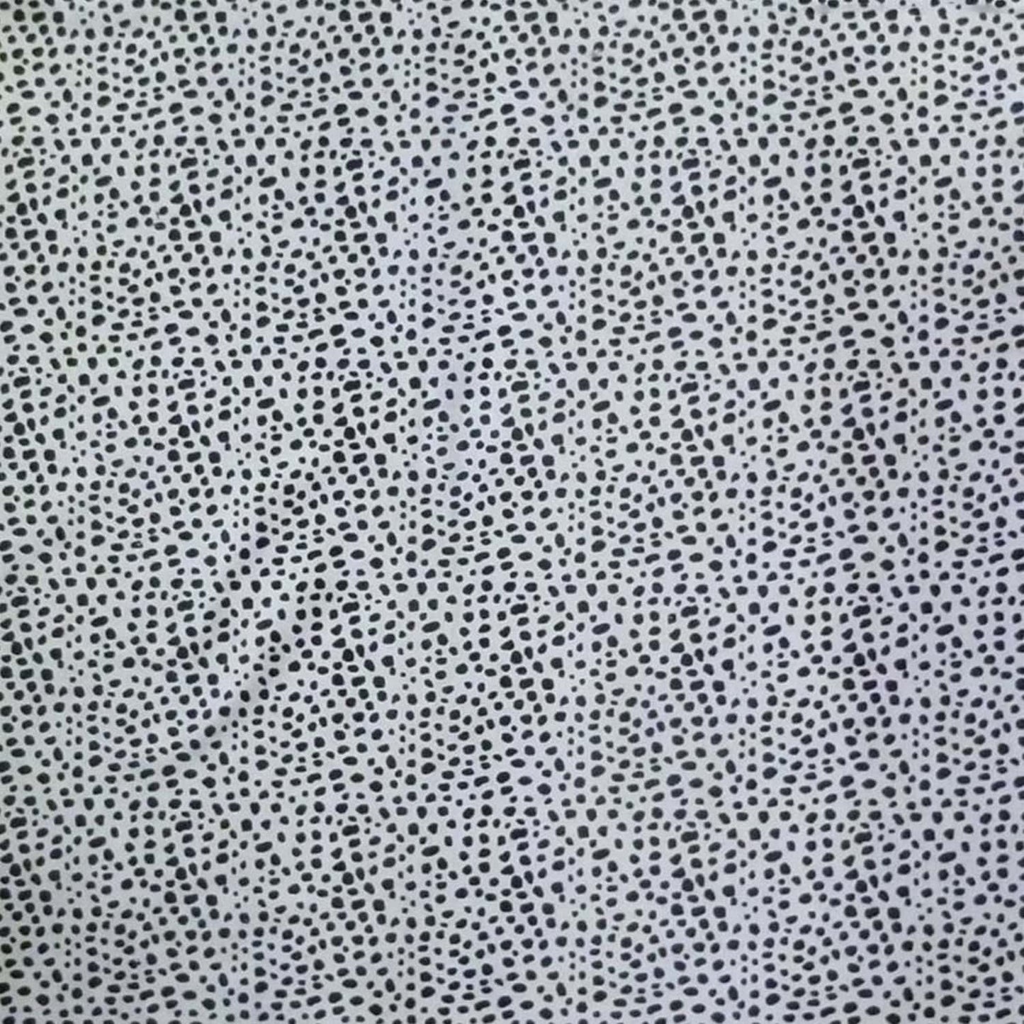 6 Ft Black And White Cheetah Stenciled Cowhide Rug - Homeroots - Flyclothing LLC