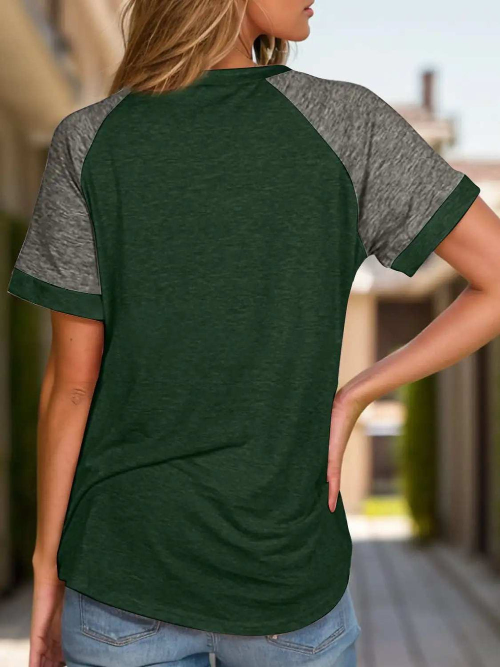 Full Size Contrast Round Neck Short Sleeve T-Shirt - Trendsi - Flyclothing LLC