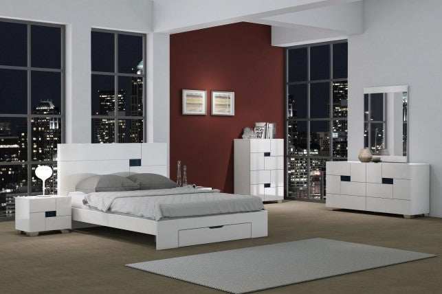 Four Piece White Solid Wood Bedroom Set With Mirror - Homeroots - Flyclothing LLC