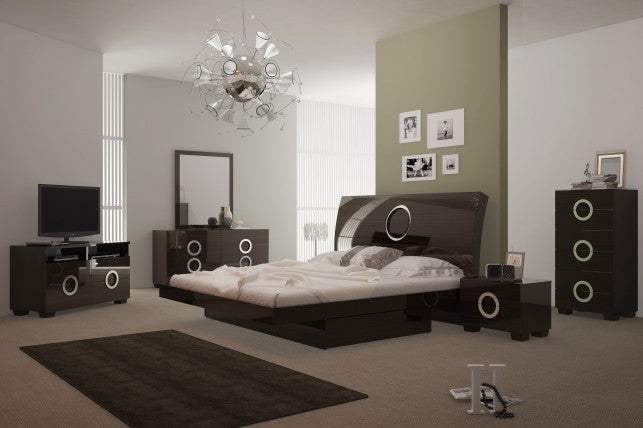 Four Piece Wood Brown Solid Wood Bedroom Set With Mirror - Homeroots - Flyclothing LLC