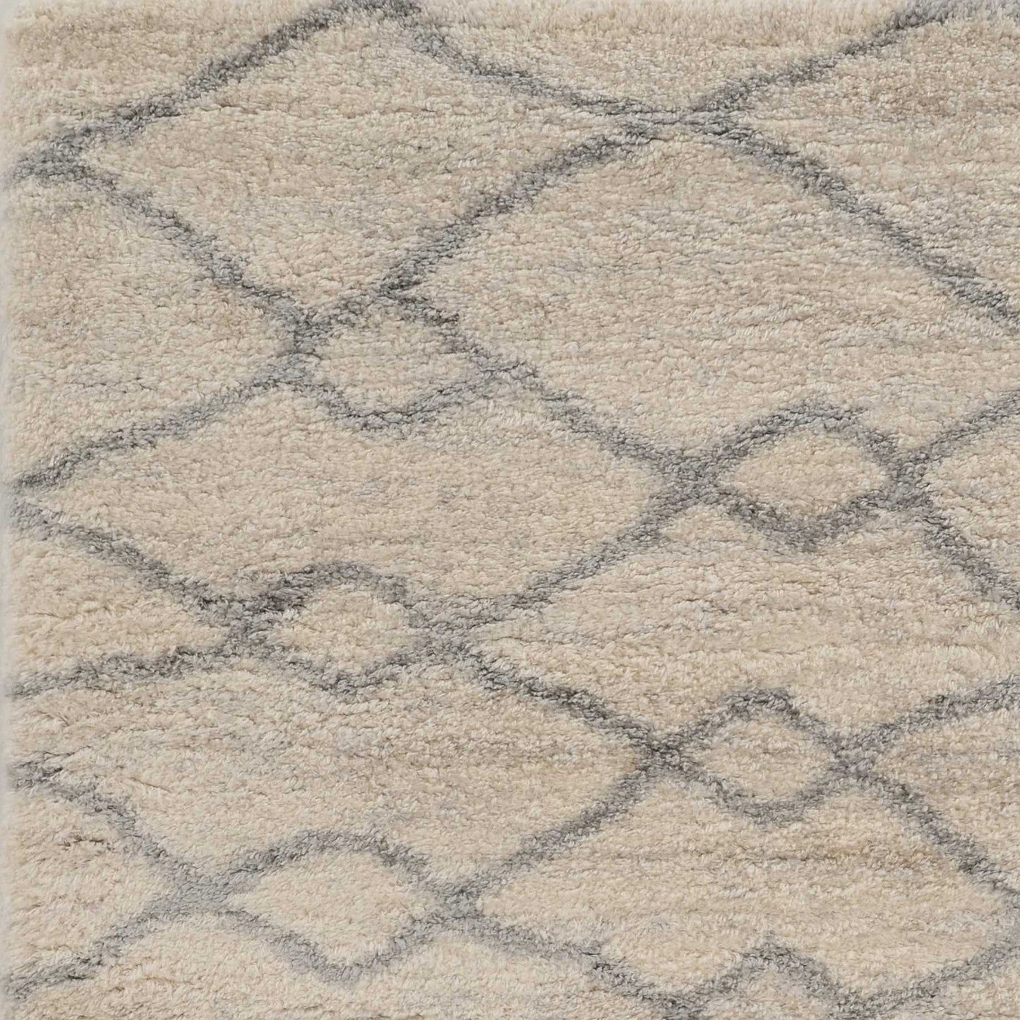 5' X 8' Ivory Grey Machine Woven Chain Link Indoor Area Rug - Homeroots - Flyclothing LLC