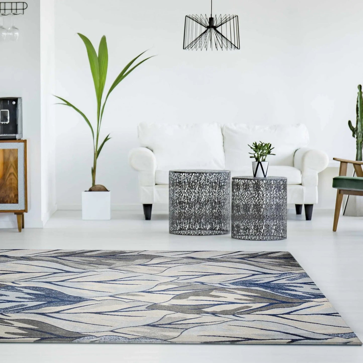 5' X 8' Grey Navy Machine Woven Tropical Indoor Area Rug - Homeroots - Flyclothing LLC