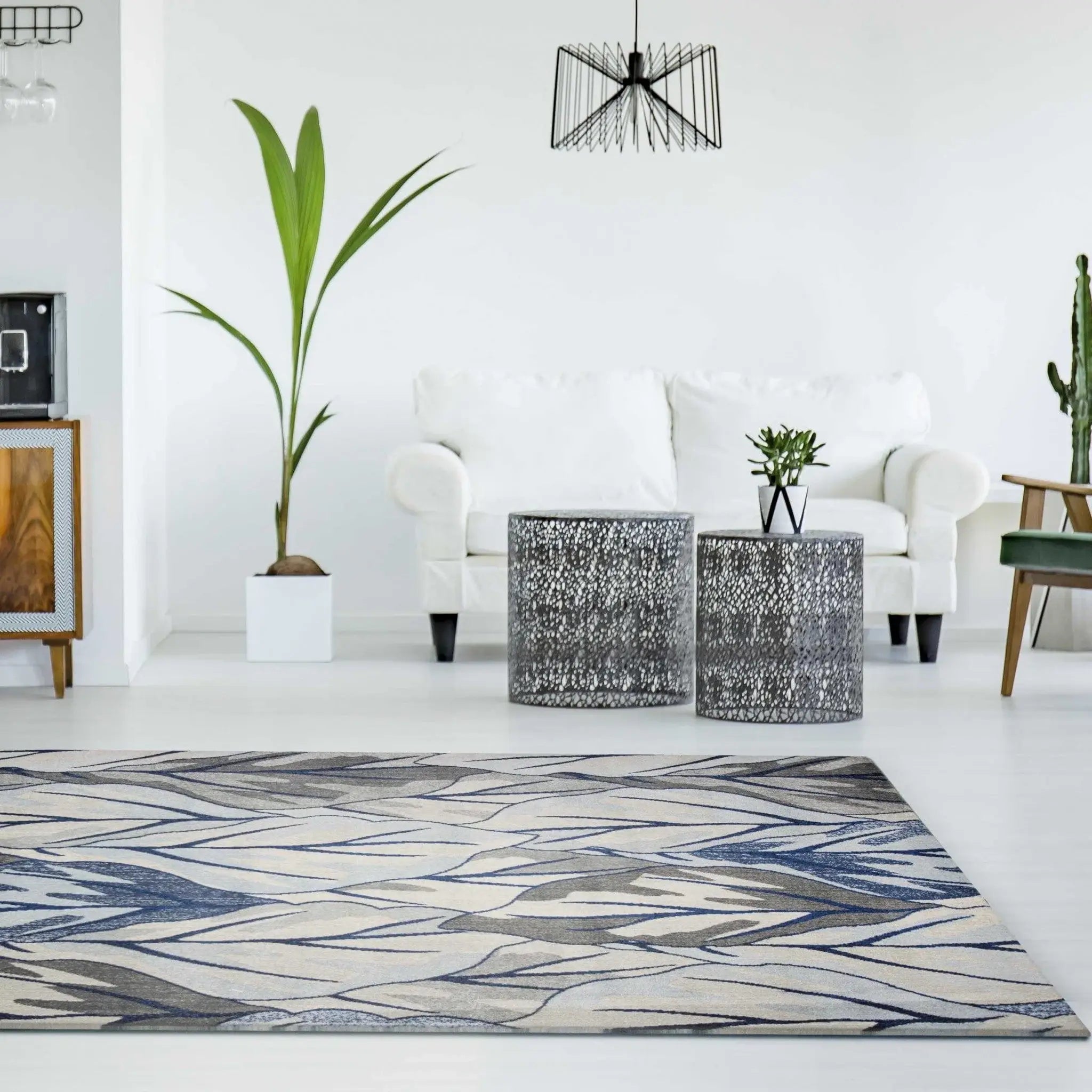 5' X 8' Grey Navy Machine Woven Tropical Indoor Area Rug - Homeroots - Flyclothing LLC