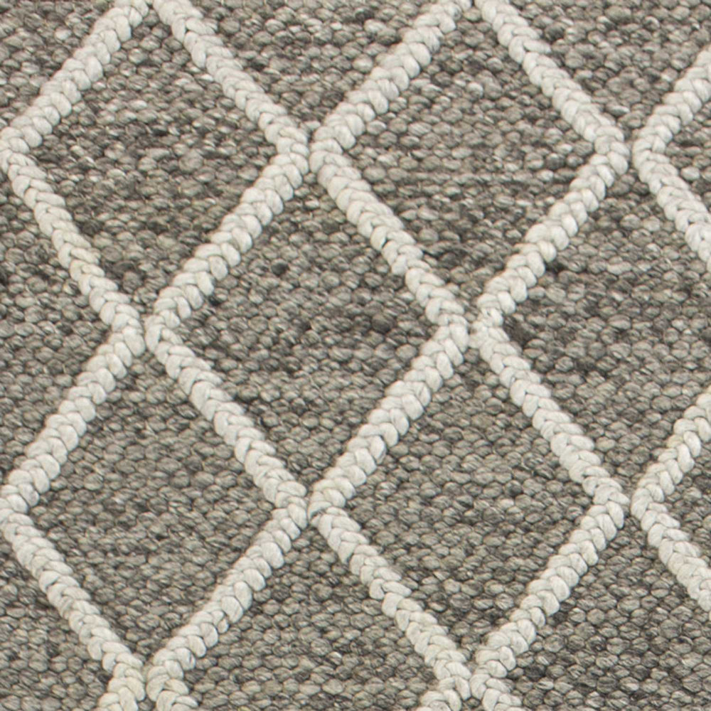 3' X 5' Dark Grey Hand Woven Diamond Pattern Indoor Area Rug - Homeroots