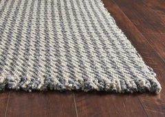 5' X 8' Ivory Or Grey Plaid Knitted Wool Indoor Area Rug With Fringe - Homeroots