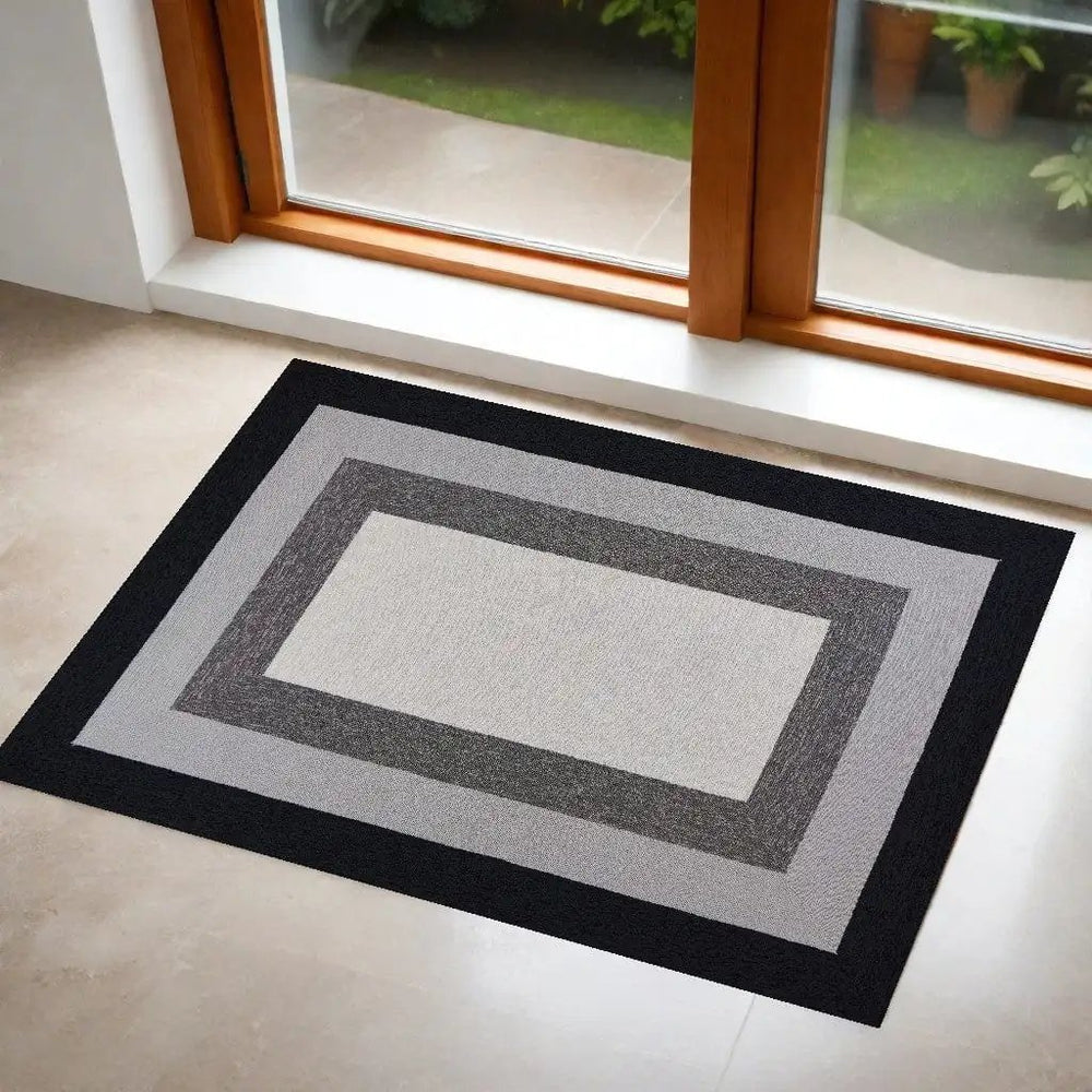 2' X 3' Charcoal Hand Hooked Area Rug - Homeroots