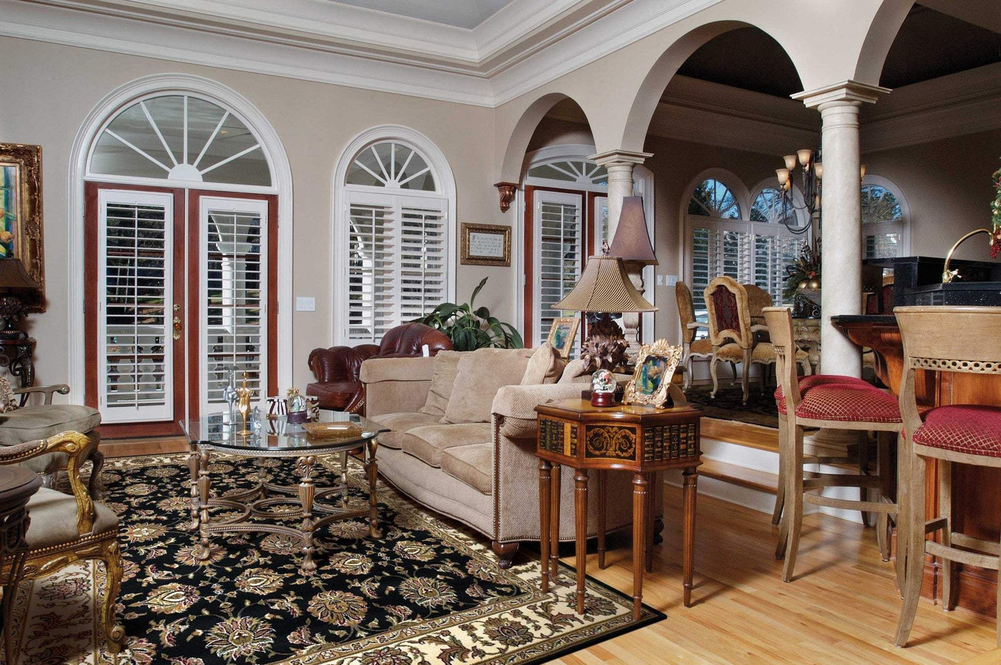 2' X 8' Black Or Ivory Traditional Bordered Rug - Homeroots - Flyclothing LLC