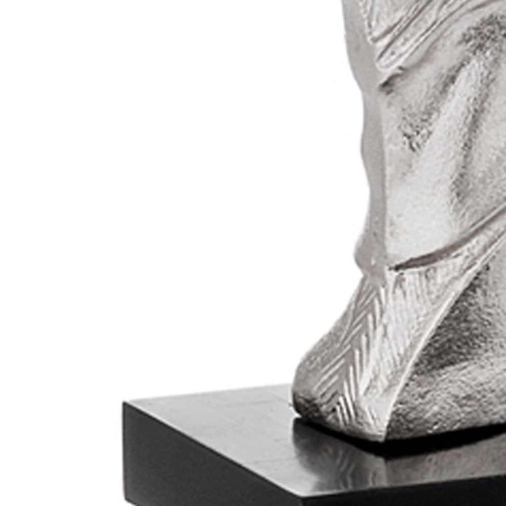 4" X 7.5" X 8.5" Silver And Black Bust On Bone Base Hound - Homeroots