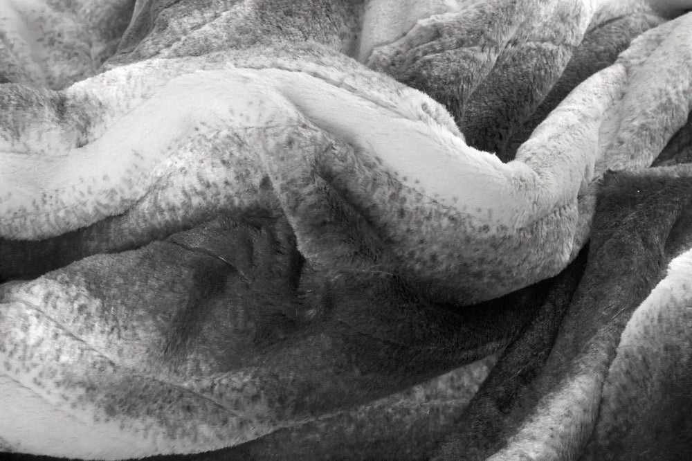 50" X 60" Grey And White Modern Contemporary Heated Throw Blankets - Homeroots - Flyclothing LLC