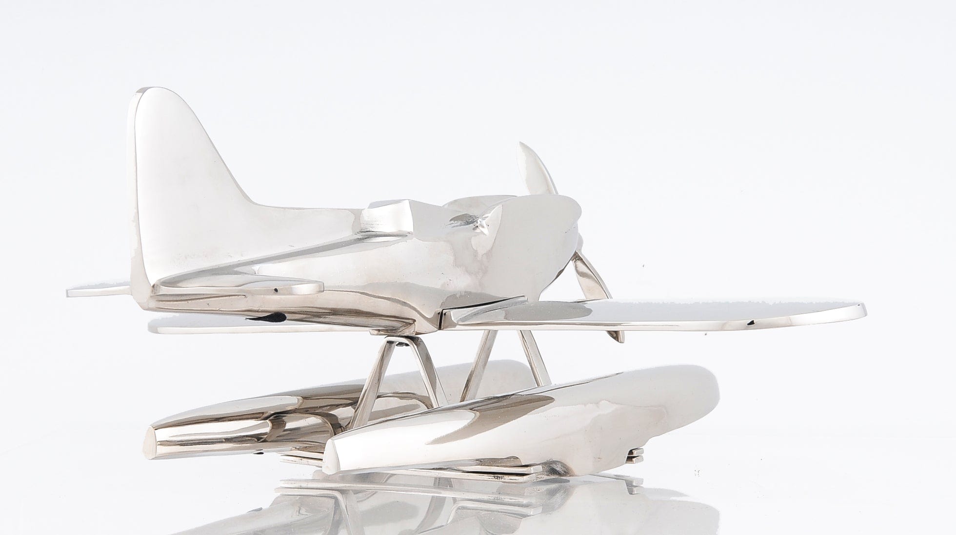 17" X 16.5" X 7" Alum Seaplane - Homeroots - Flyclothing LLC