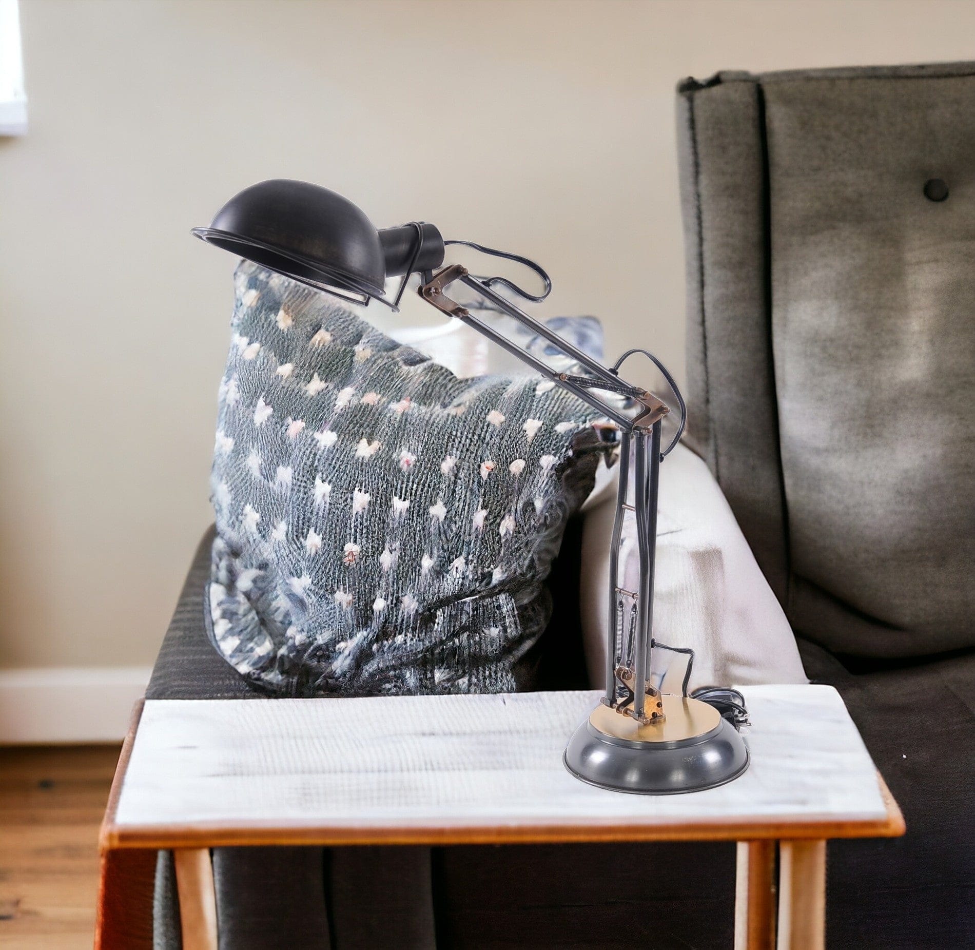 33" Black Metal Desk Table Lamp With Black Bowl Shade - Homeroots - Flyclothing LLC