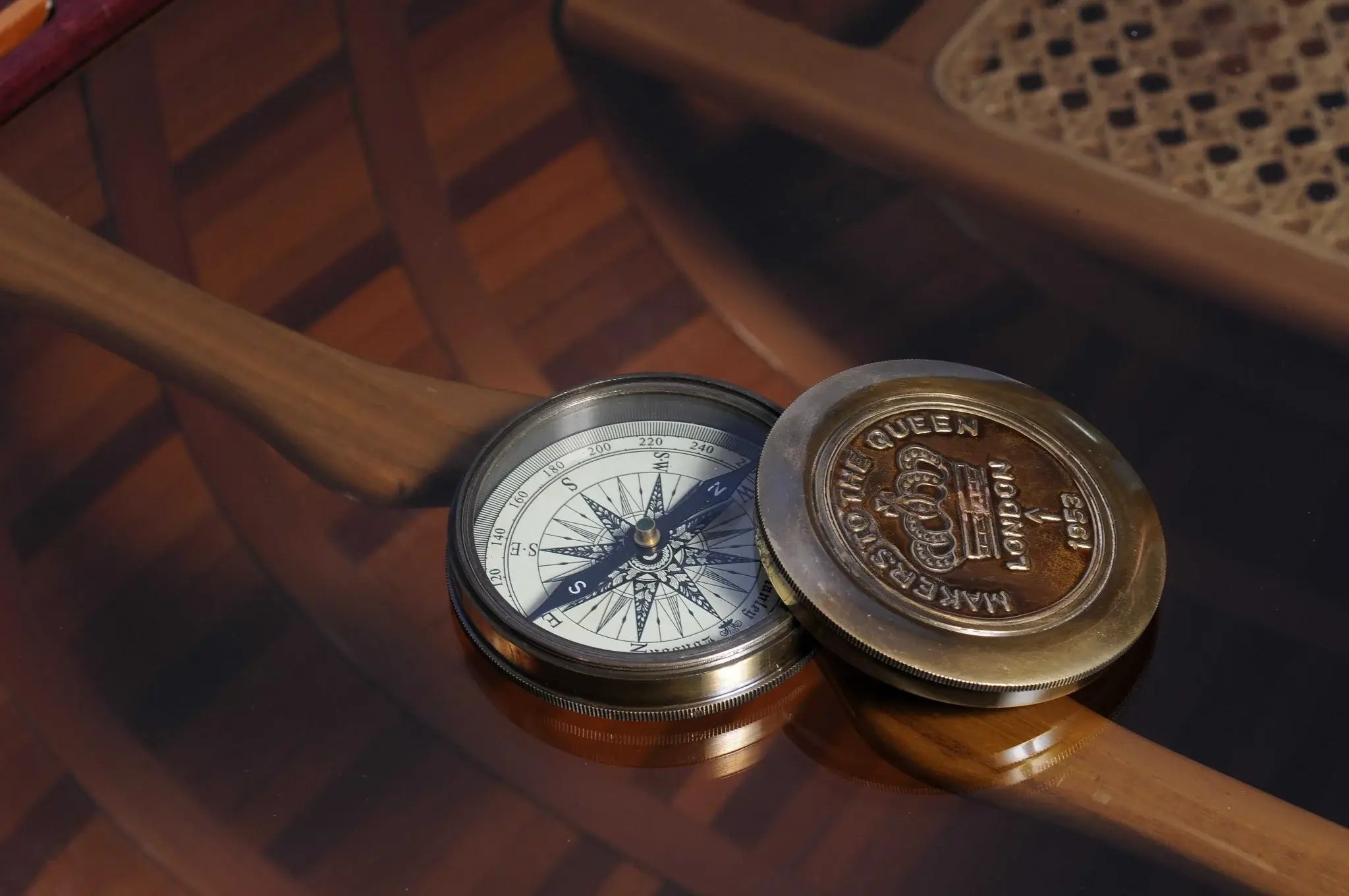 Brass Makers To The Queen Compass With Leather Case - Homeroots - Flyclothing LLC