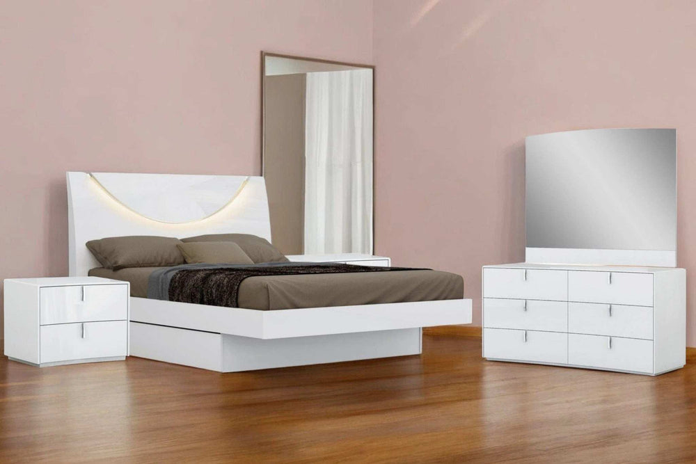 Four Piece White Solid and Manufactured Wood Bedroom Set With Mirror - Homeroots - Flyclothing LLC