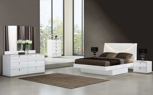 Four Piece White Solid and Manufactured Wood Bedroom Set With Mirror - Homeroots - Flyclothing LLC