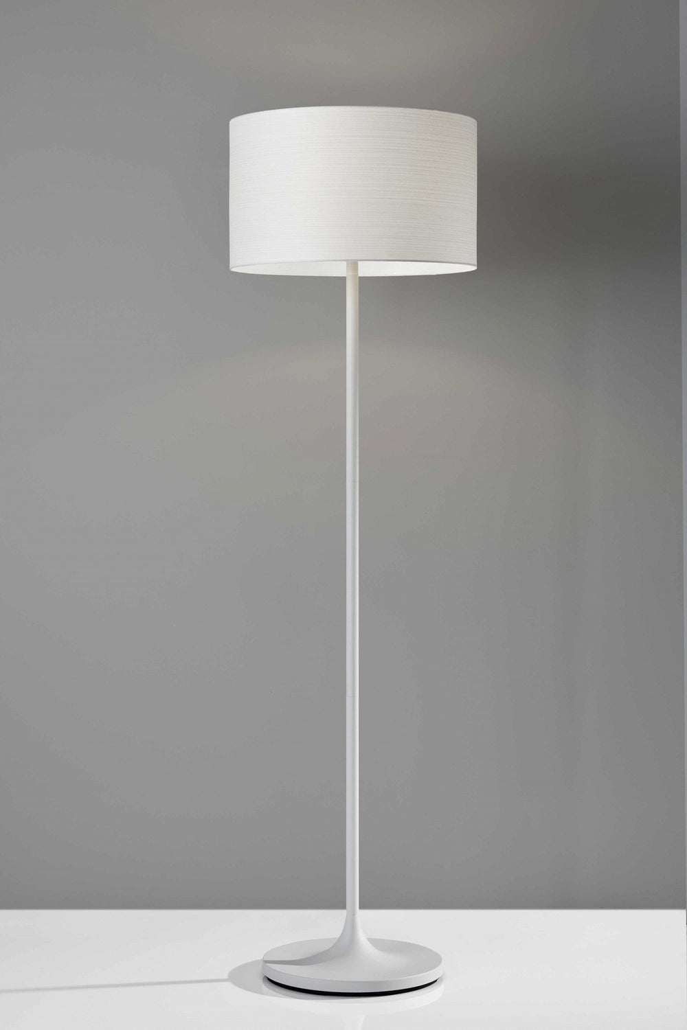 60" White Metal Floor Lamp With White Drum Shade - Homeroots - Flyclothing LLC