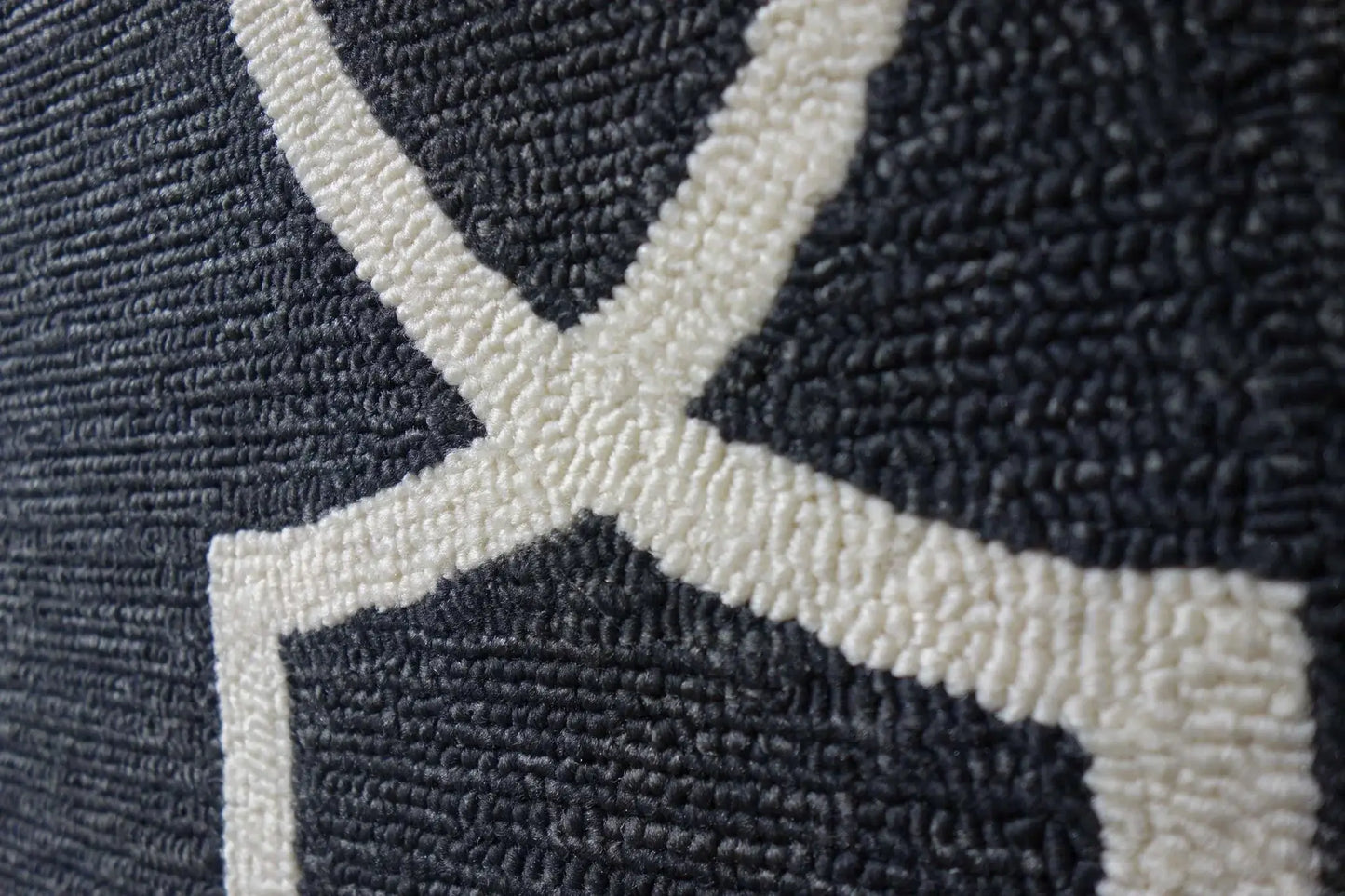 5' X 7' Gray Handmade Indoor Outdoor Area Rug - Homeroots - Flyclothing LLC