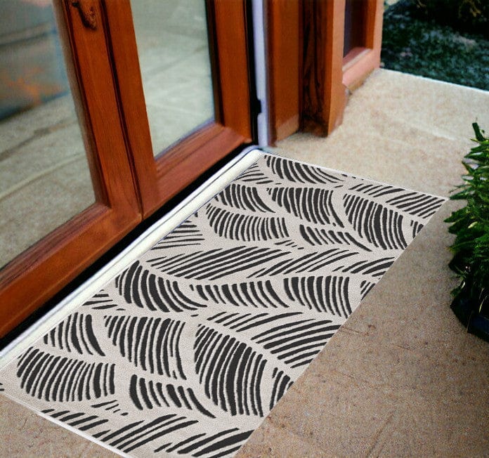 2' X 4' Black and White Abstract Indoor Outdoor Area Rug - Homeroots