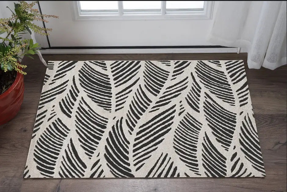 3' X 5' Black and White Floral Indoor Outdoor Area Rug - Homeroots - Flyclothing LLC