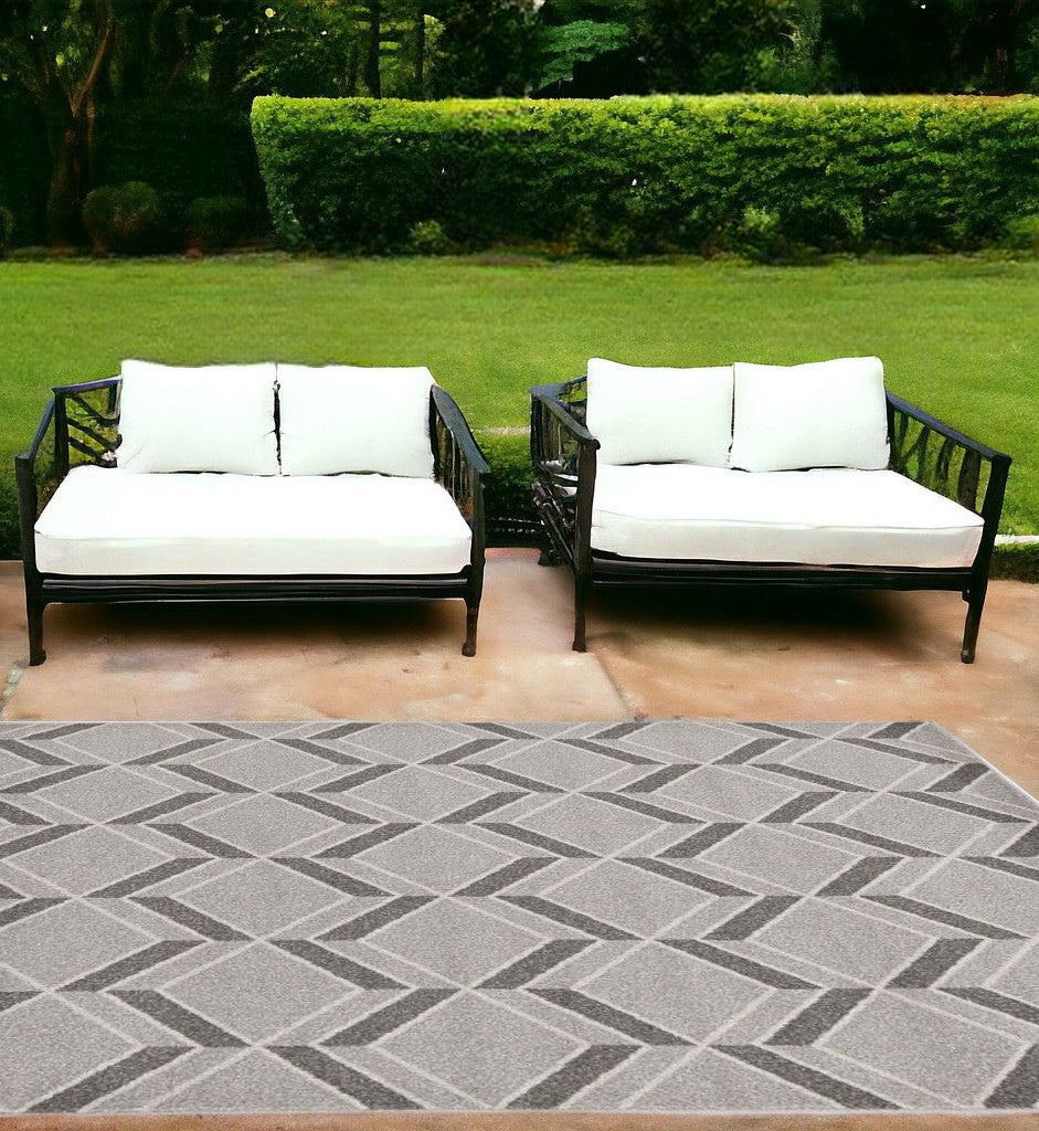7' X 10' Gray Geometric Indoor Outdoor Area Rug