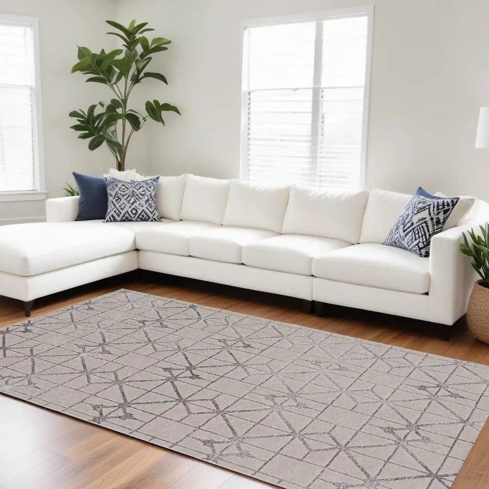 79 X 114 Ivory Or Silver Polypropylene Or Polyester Rug - Homeroots
