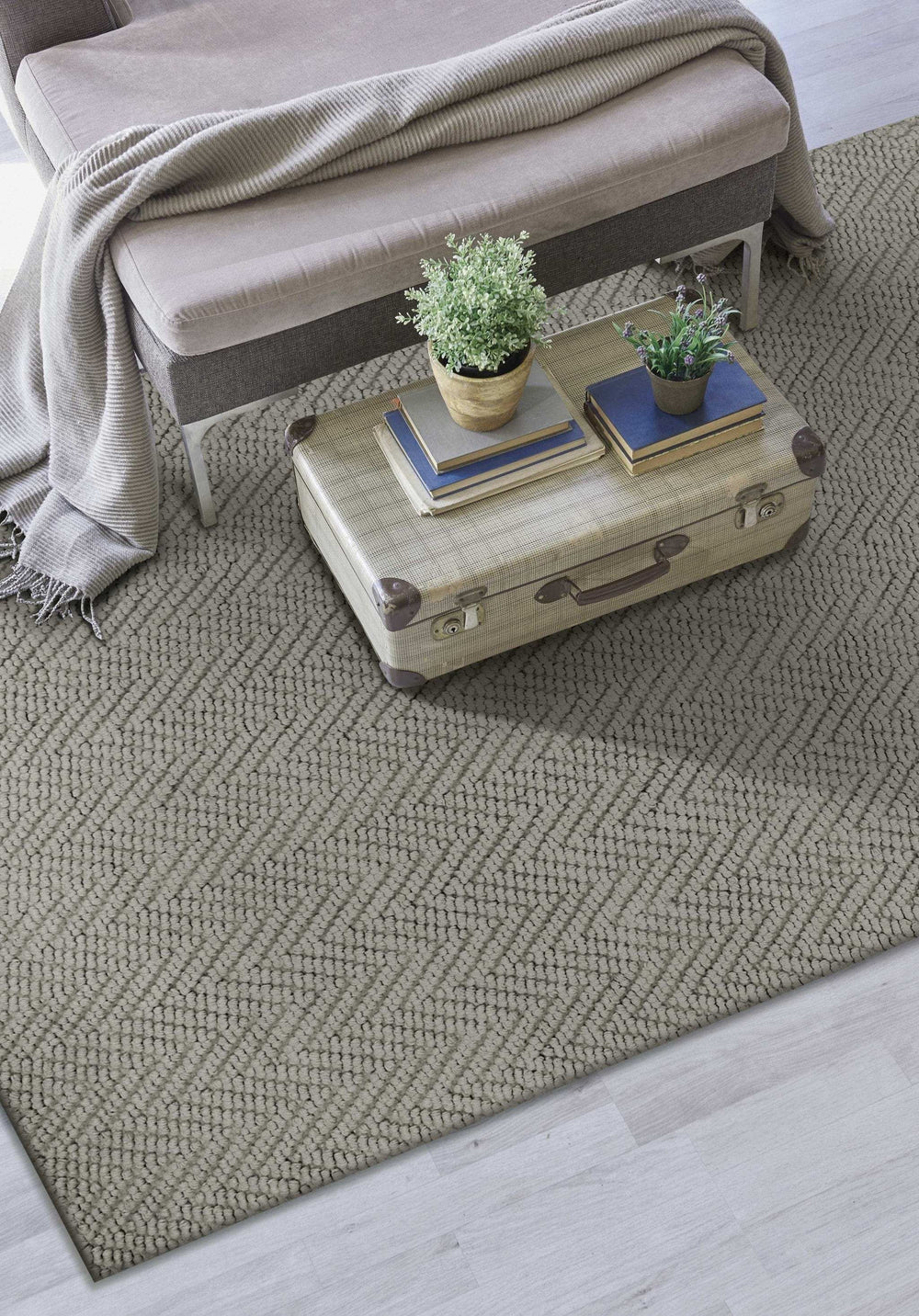 2' X 4' Gray Chevron Hand Woven Area Rug - Homeroots - Flyclothing LLC