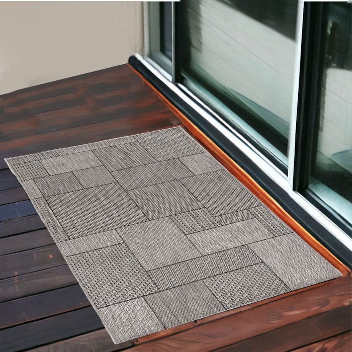 3' X 5' Gray Abstract Indoor Outdoor Area Rug - Homeroots